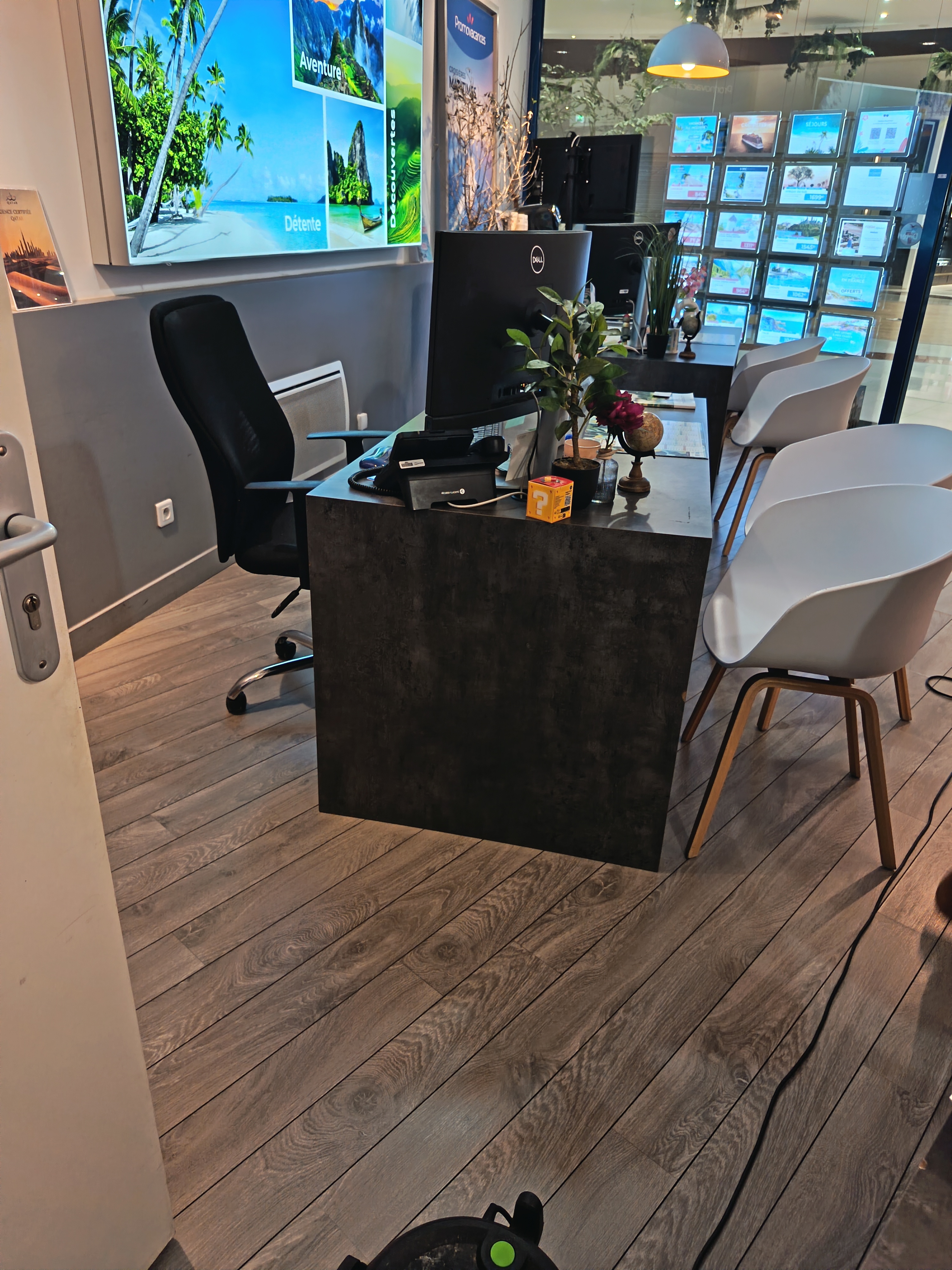 Nettoyage professionnel de bureau en Île-de-France – Blitzclean77 ET services